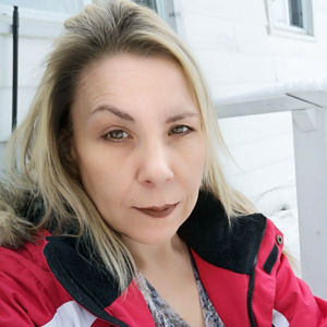 Meet your Posher, Crystal